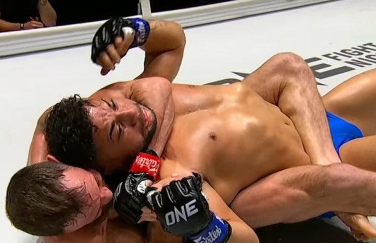  [원챔피언십] '전 MMA 스트로급 챔피언' 자레드 브룩스, '잠정챔피언' 등극