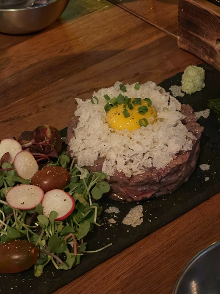 서울 이태원 눈꽃 육회타다끼 안주가 맛있는 분위기 술집 주휴소