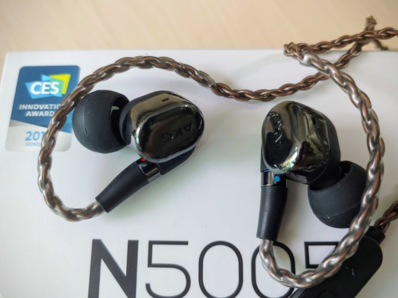 AKG N5005, 외계인을 잡아와서 만든 이어폰