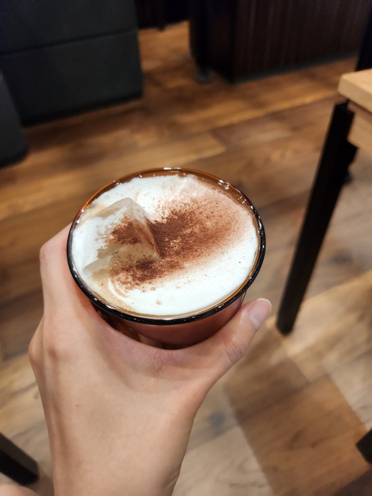  용산 아모레퍼시픽 본사 맛집 리스트 주차 신용산역 카페 컨플릭트 스토어