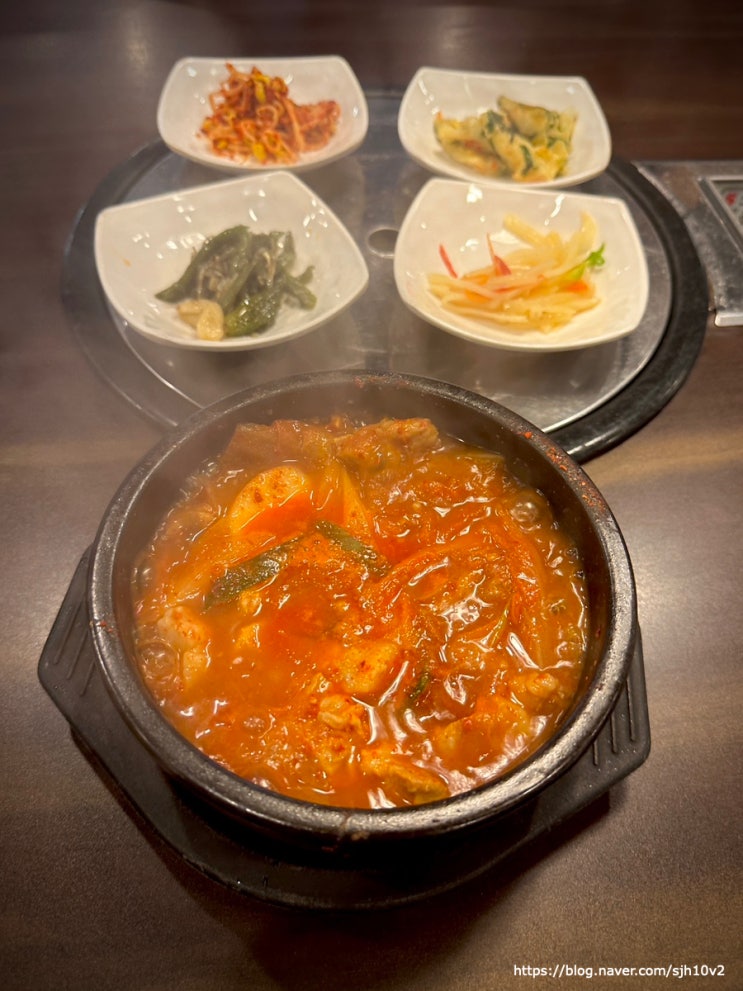  공덕 점심 김치찌개 맛집 참나무 본가 공덕점 또간집 내돈내산