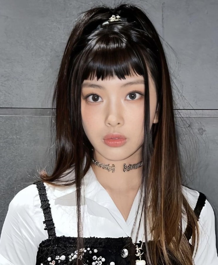  서초 미용실의 삐뚤빼뚤해서 더 매력있는 트랜디한 처피뱅 스타일