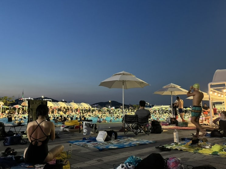  무더운 여름 야간에 즐기는 잠원 한강공원 수영장 주차장 먹거리