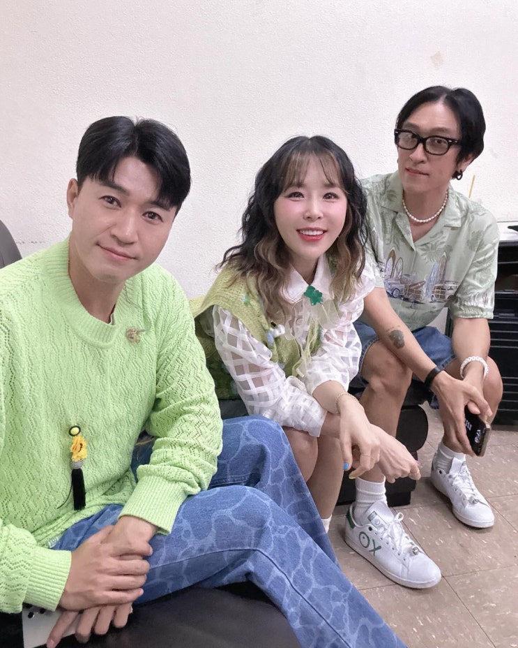  여름 센스 있는 여자 레이어드 패션으로 니트 베스트 조끼 코디 ft. 신지