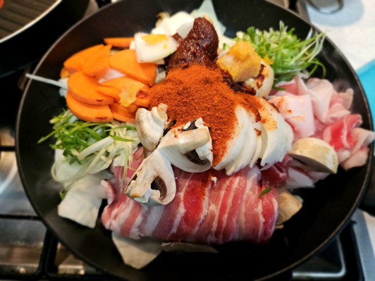  일요일 점심....직접해먹는 제육볶음