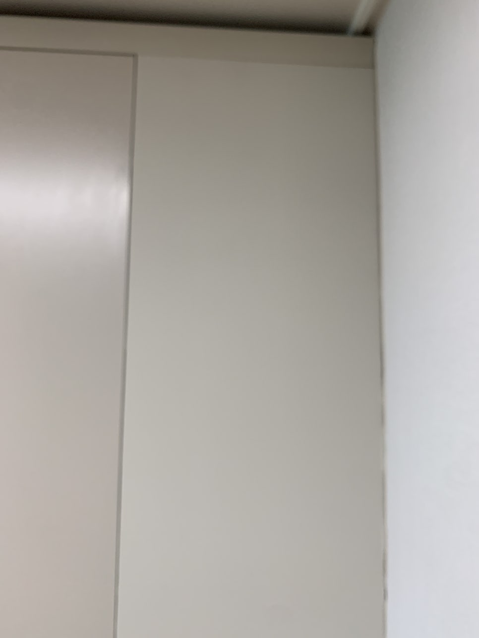 거실 팬트리장 시트지 시공
