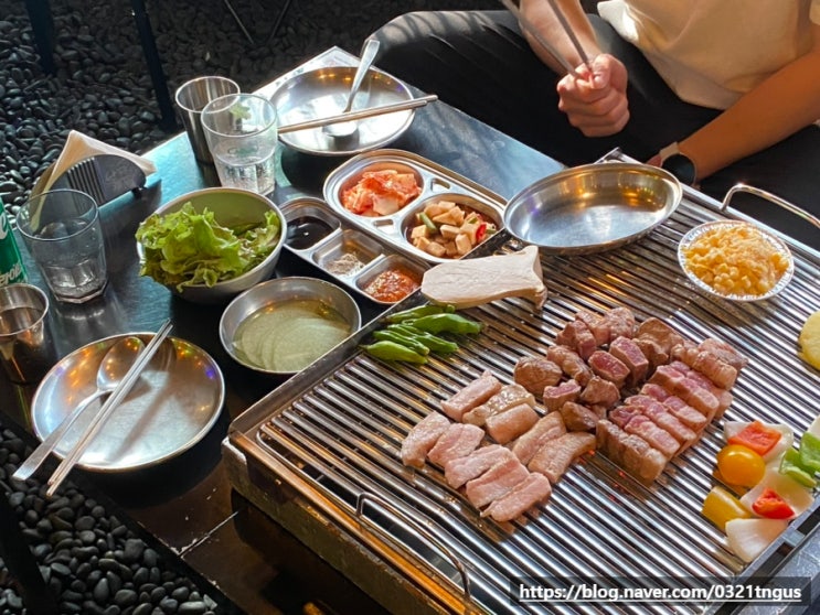  [신논현고기집] 데이트, 회식하기 좋은 실내 캠핑 고기집- '난장캠프'