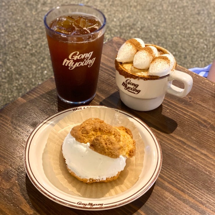  연남동 크림에 진심인 크림 라떼 맛집 대형카페, 카페 공명 연남점