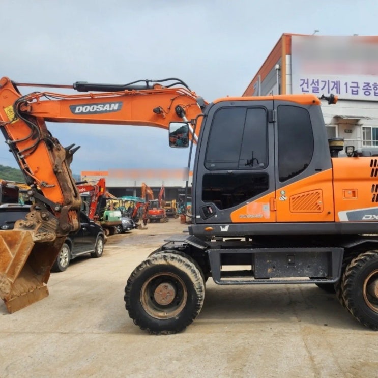 두산 DX140W5K 2018년식 7750만원 판매합니다. 두산 DX140W5K 2018년식 7750만원 판매합니다.