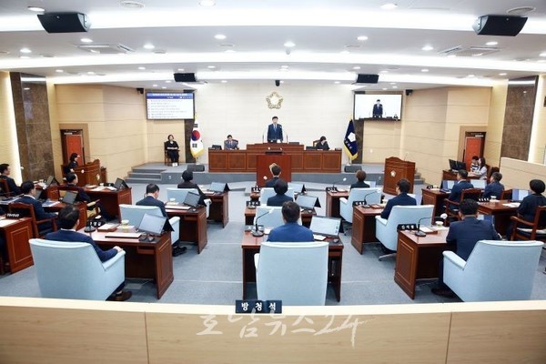  제9대 화순군 의회, 집행부 길들이기 논란..본회의장서 전 실과소장 7일간 참석시켜(제1보)