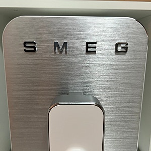 스메그(smeg) 홈카페 전자동 커피머신 BCC11｜화이트 후기