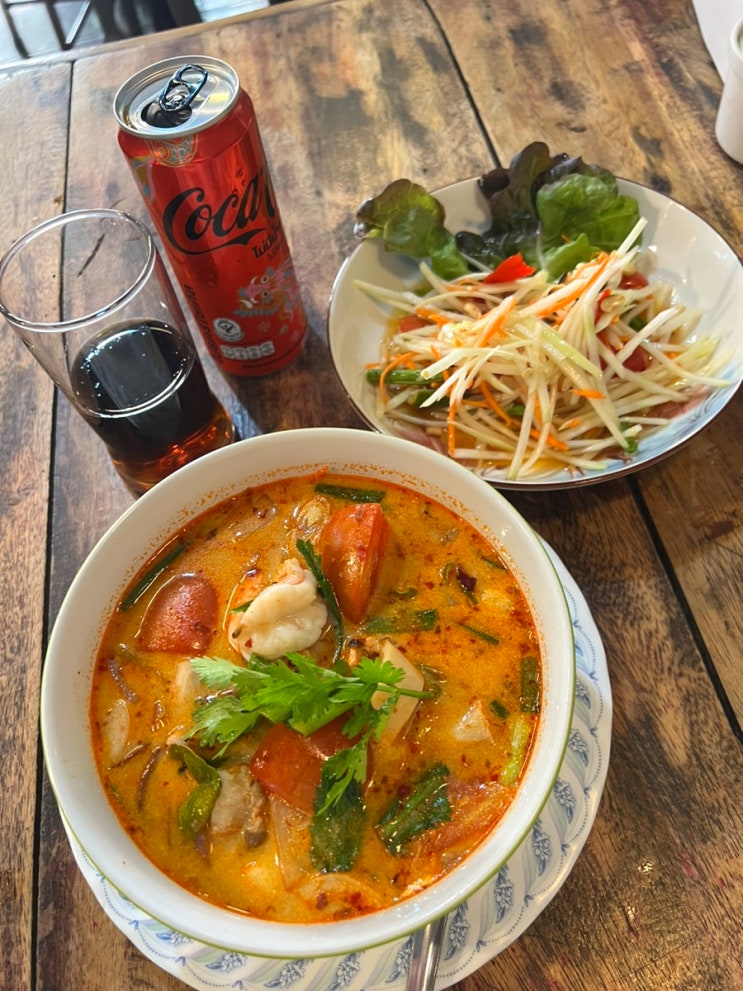   태국 치앙마이 올드타운 똠얌꿍 맛집 Yoy's Coffee & Thai Food