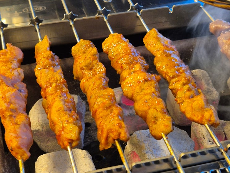  태안 안면도맛집 안면도양꼬치 홍칠공양꼬치-마라양꼬치에 꿔바로우랑 물만두까지 맛있는 곳
