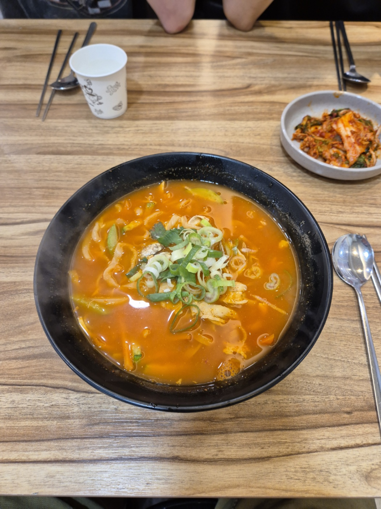  [송파구 방이동] 최고집손칼국수 (다양한 칼국수로 승부보는 방이시장 칼국수 2대장 맛집)