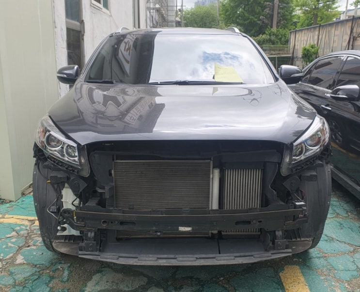  부평 갈산동 쏘렌토 주차 기둥 자동차 범퍼 긁힘 1급 공업사에서 판금 도색으로 해결