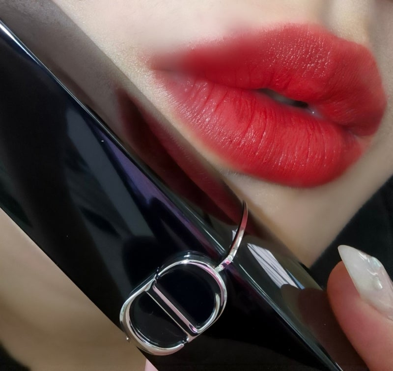 DIOR 루즈 디올 999 벨벳 레드 립스틱 리뷰