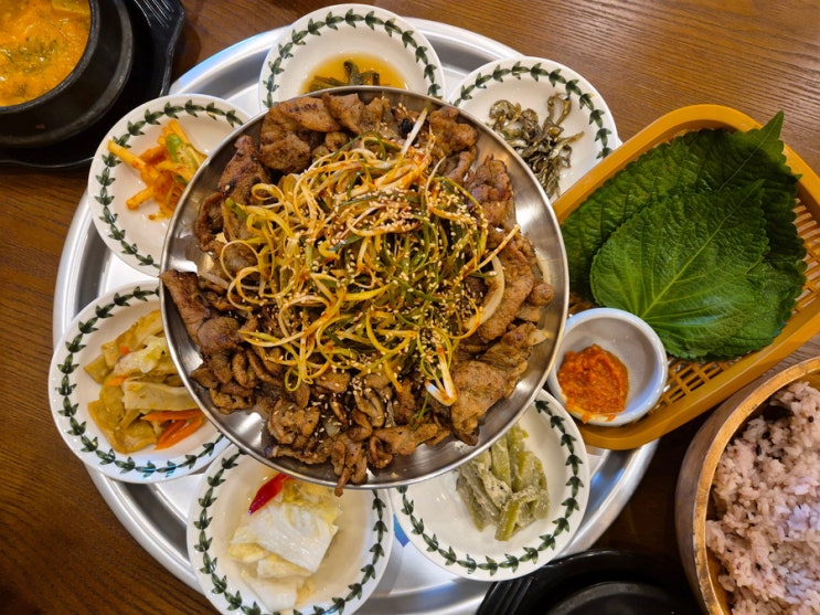 분당 정자역 맛집 가정식 백반 푸짐한 한식 청국장 할머니의 부뚜막