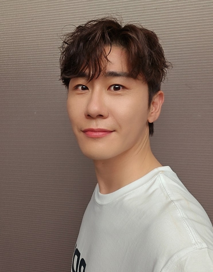 <b>영탁 아육대</b> 촬영 후 같이 한 팬들에게 인사 (위버스)