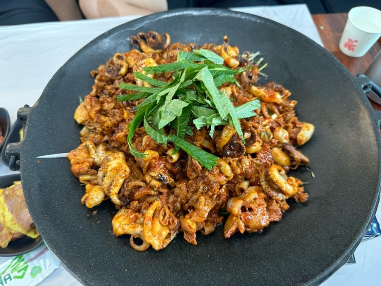  오늘 점심~! 신방통정지구 전쭈삼 ~!