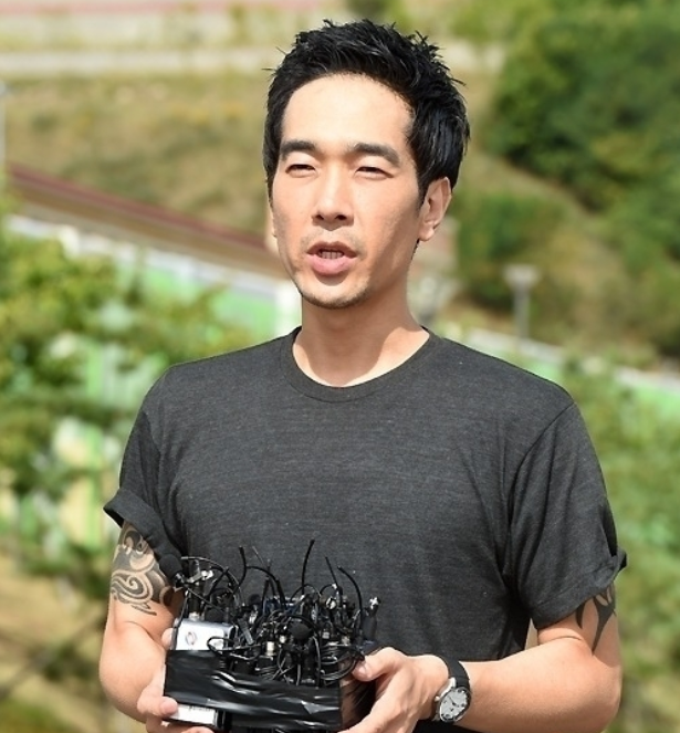 룰라 출신 <b>고영욱</b> <b>유튜브</b> <b>채널</b> 개설하자 비난 쇄도