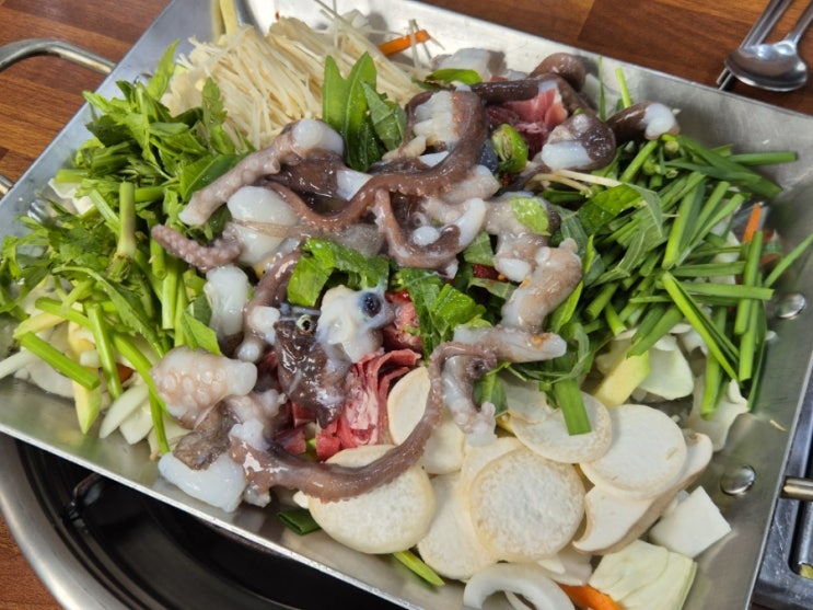  30년된 인덕원 맛집 바위섬: 철판산낙지구이 & 해물 가득 부침개_바위섬 스페셜 정식 추천