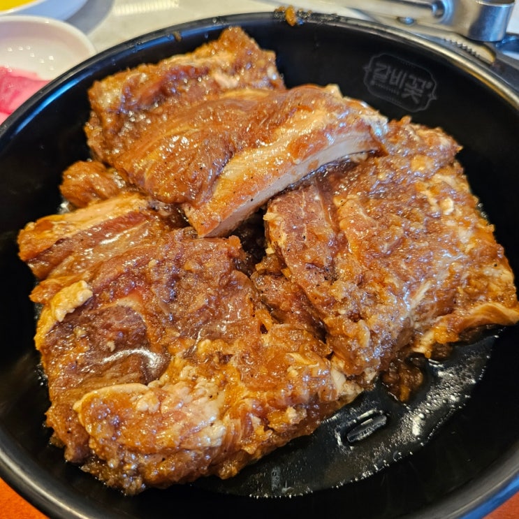 월송리cc 라운드후 차 막히기전 잽싸게 호매실동 갈비꽃으로 왔어요! 월송리cc 라운드후 차 막히기전 잽싸게 호매실동 갈비꽃으로 왔어요!