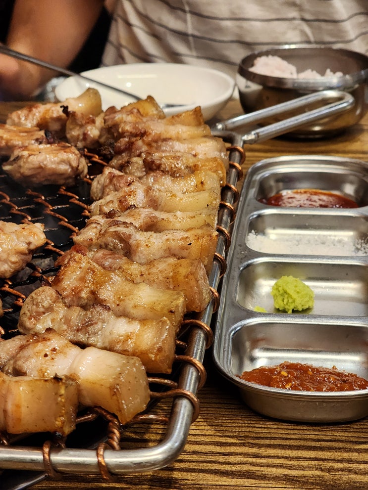  비장탄에 구운 제주돼지고기 장한평역 맛집 ::진미육가::