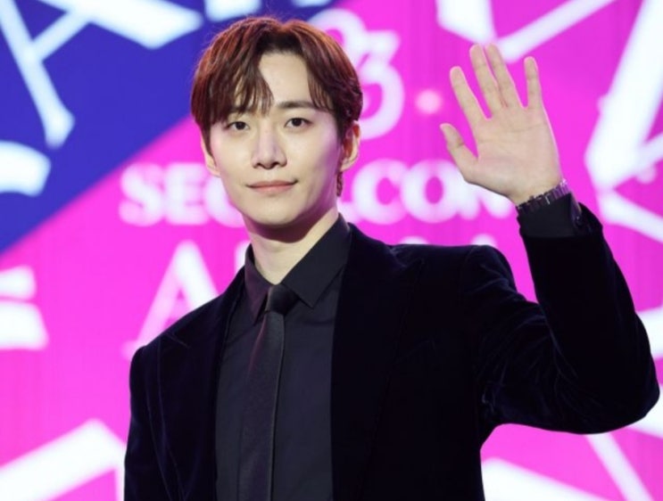 <연예가핫이슈> 투자의 귀재?... 이준호, 압구정 '175억' 건물주 됐다 <연예가핫이슈> 투자의 귀재?... 이준호, 압구정 '175억' 건물주 됐다