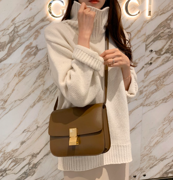  꾸준한 인기 데일리백 CELINE 셀린느 클래식 박스백
