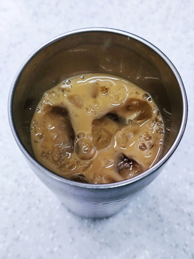 아몬드라떼 만드는법 다이어트 중 카페라떼가 생각날 땐 칼로리 낮은 아몬드브리즈 커피 만들기