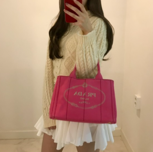  너무나도 사랑스러운 프라다 카나파 데님 토트백