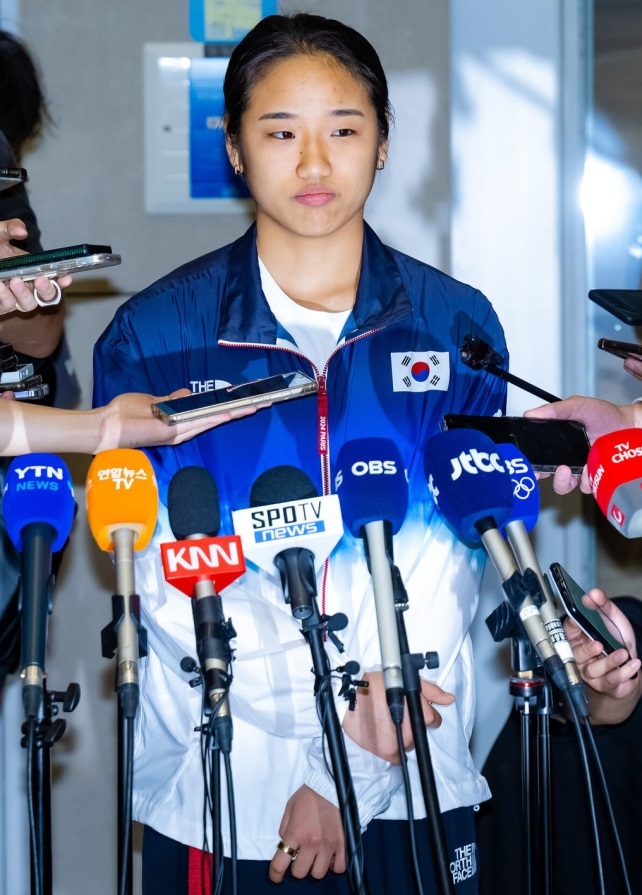 안세영 배드민턴협회 기자회견 인터뷰 논란 공식입장발표 협회장 김택규 방수현 한의사 1100만원 정보 총정리_영어공부