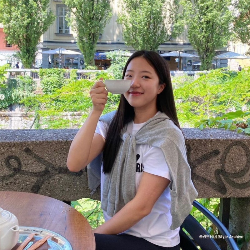 4강 진출 삐약이 신유빈 탁구화 신발 어떤거?