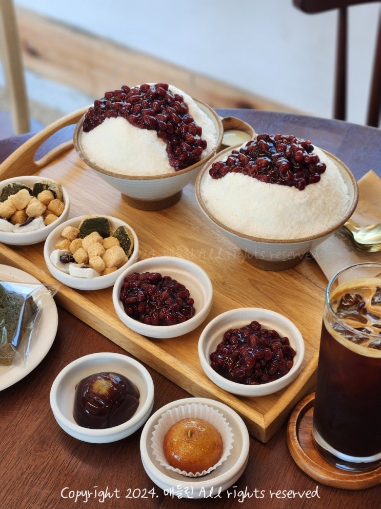  충주 한옥 카페 아리아 주차 디저트추천 비 와도 가기 좋은 뷰맛집