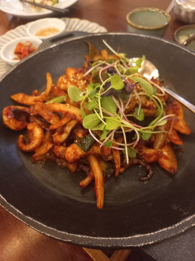  충정로 맛집 유진 한정식 고풍스러운 룸식당