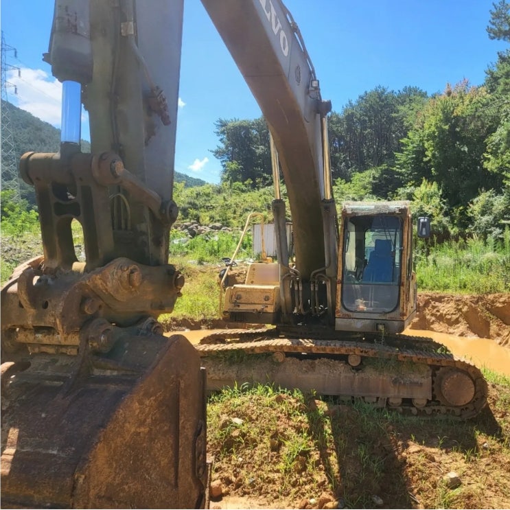 볼보 EC290B 2009년식 2300만원 판매합니다. 볼보 EC290B 2009년식 2300만원 판매합니다.