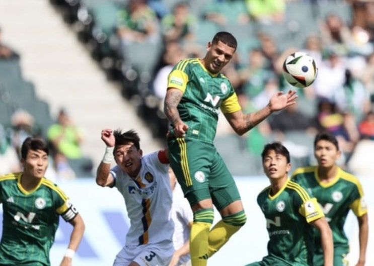 2024시즌 K리그 국내 프로축구 26라운드 전북현대 광주FC 김천상무 강원FC 2024시즌 K리그 국내 프로축구 26라운드 전북현대 광주FC 김천상무 강원FC