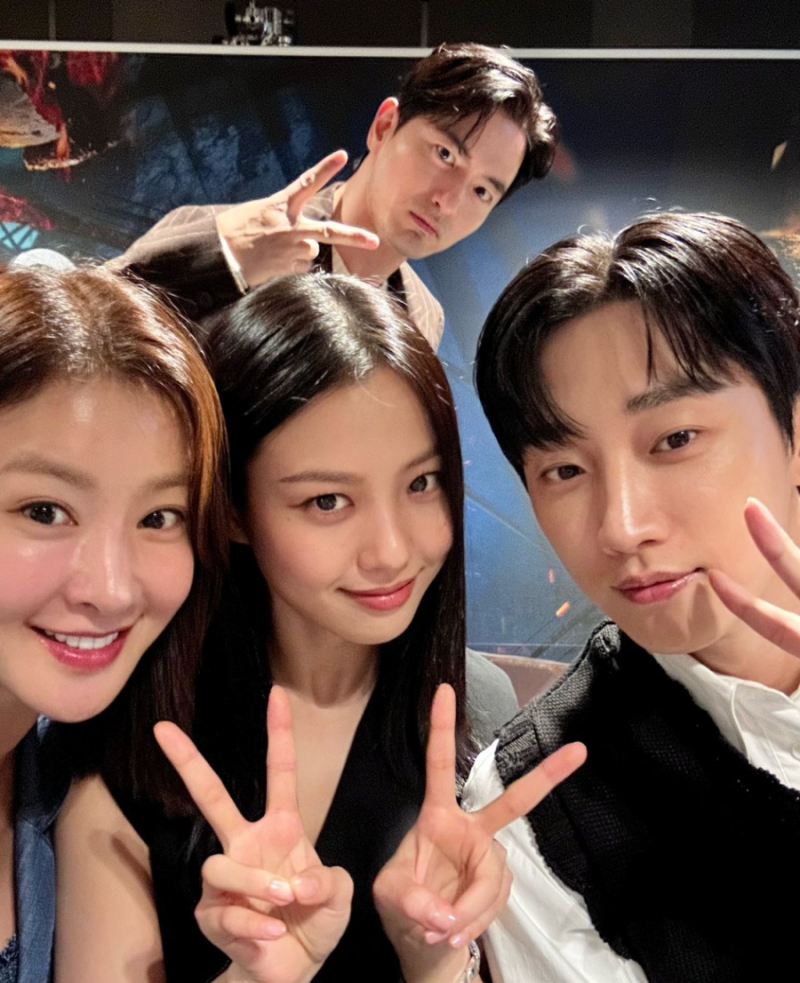 스위트홈 시즌3 송강 이진욱 이시영 고민시 이도현 진영 유오성 오정세 김무열 김시아 나이, ....