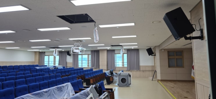  [학교, 회사, 아파트 ] 시스템 에어컨 필터, 종합 화학 세척과 도색, 매립 배관 누수 수리, 에어컨 커버 교체. 공기조화기 필터 유지 관리 업체