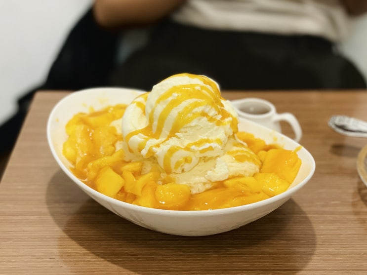  성수, 100% 생망고 빙수 | 아쿠아산타 성수카페 • acqua santa