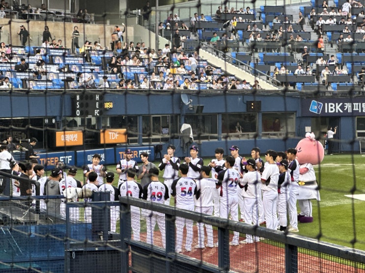 2024 Summer Holic LG트윈스 경기 <b>차은우</b><b>시구</b> 이벤트