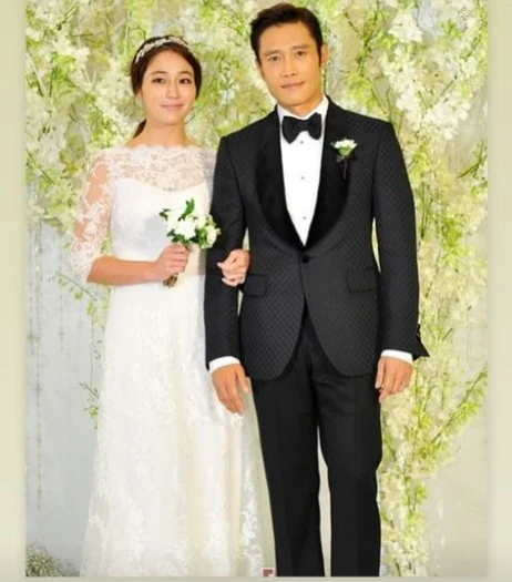<b>이민정</b>과 <b>이병헌</b>, <b>결혼</b> 11주년 기념... 화려한 웨딩 사진 공개