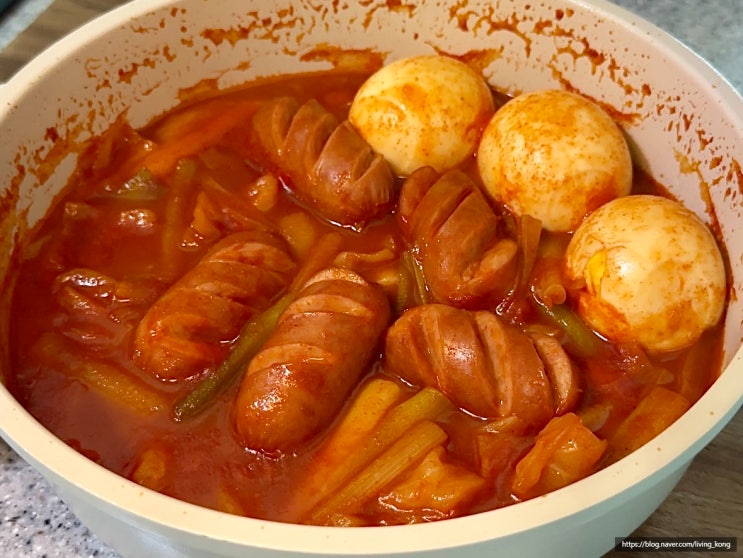  어린 시절 학교 앞에서 먹던 분식집 떡볶이 맛 내는 방법