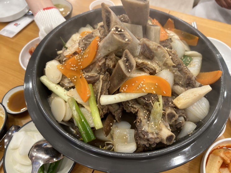  서울 동대문구 회기역 깊은 국물에 소주 한잔하기 좋은 <회기왕갈비탕> (소갈비찜, 특왕갈비탕)