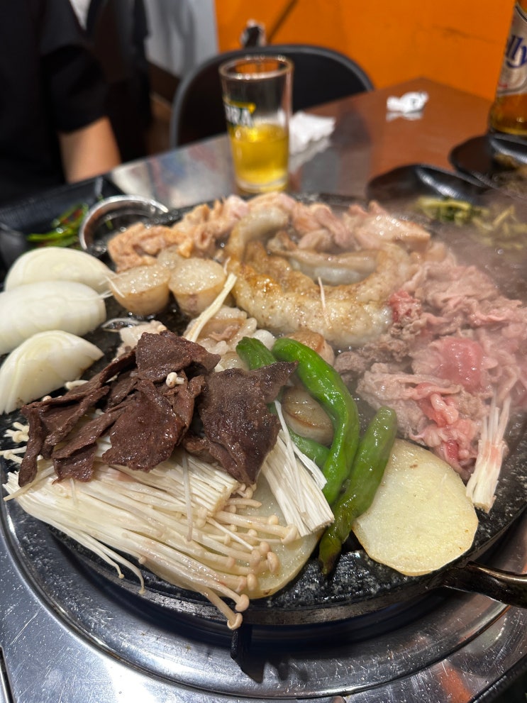  돌판에 구워주는 해운대곱창맛집 동춘돌곱창 좌동점