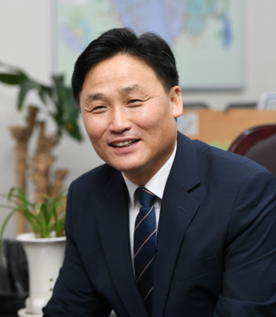 김영진 프로필 - 나이 재산 고향 학력 정치경력 지역구 선거이력 가족관계