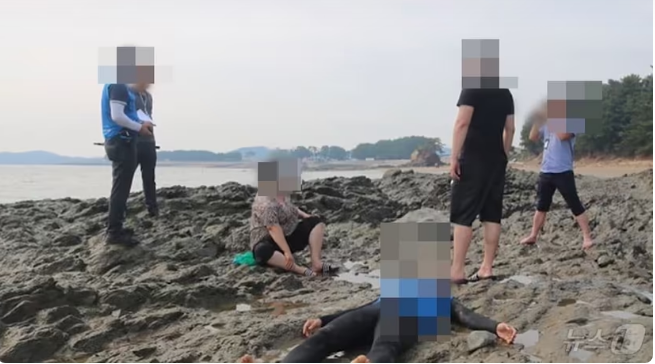 엄마와 아들, 아버지 갯바위 유인 …13억 보험금 노려 살해 엄마와 아들, 아버지 갯바위 유인 …13억 보험금 노려 살해