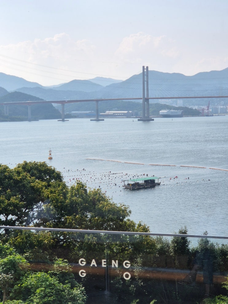  창원 귀산카페 오션뷰 신상 카페  갱고반지하