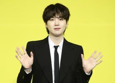 거짓말에 거짓말 <b>슈가</b> 결국 <b>경찰 출석</b> 불명예