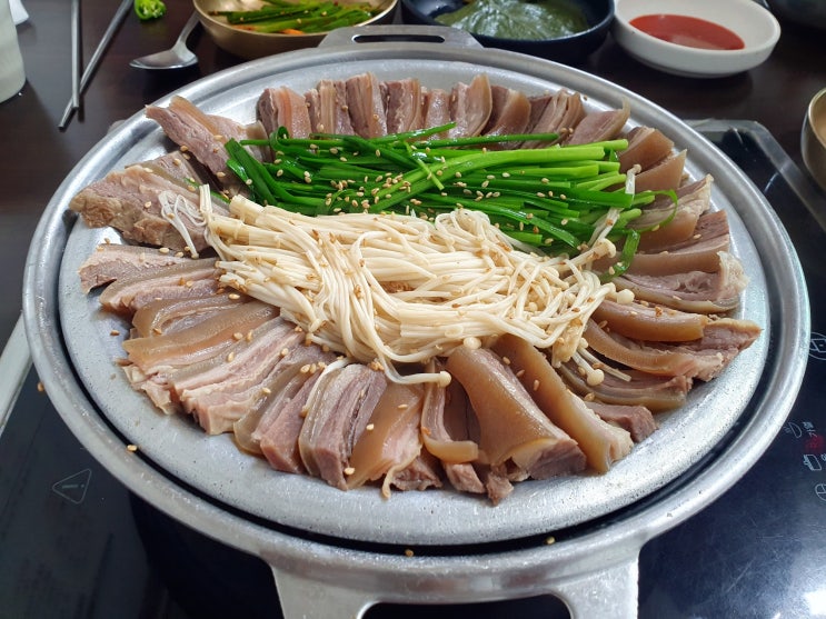  청계산 맛집 산아래염소이야기 염소고기 수육 감동